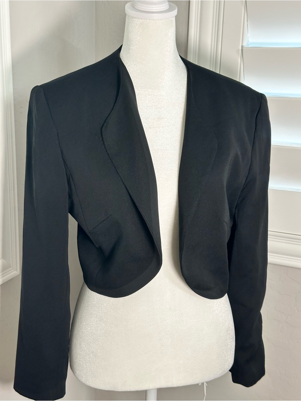 Cropped Black Women's Blazer Jacket - Elegant Open-Front